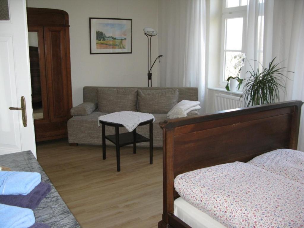 Gutshaus Zietlitz Hotel Dobbin-Linstow Buitenkant foto